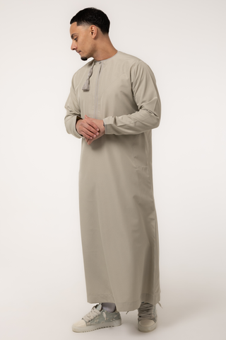 Rajul Fajr Omani Light Sage Mens Thobe Jubbah