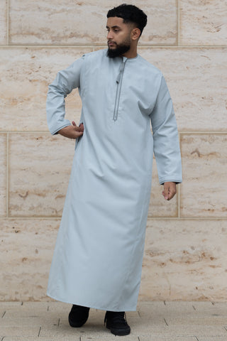 Rajul Dhīrwah Omani Light Sage Mens Thobe Jubbah